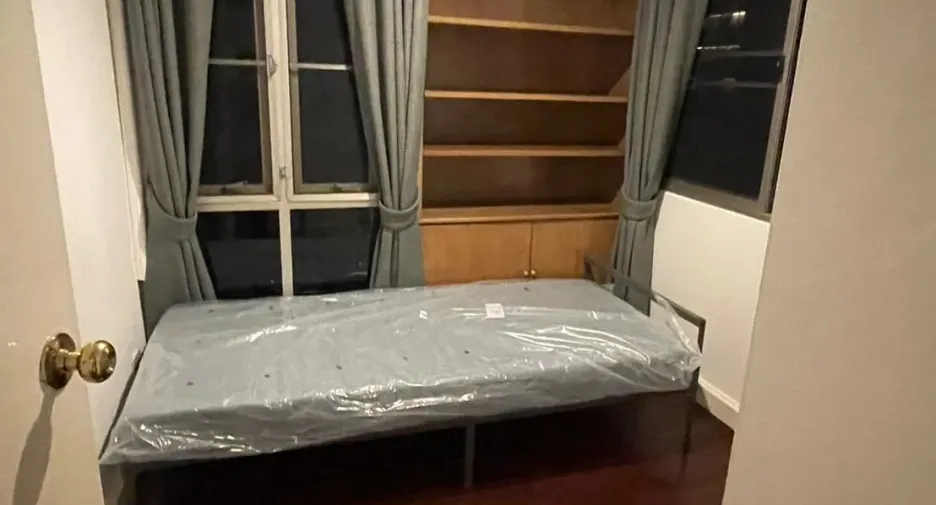For rent 2 bedrooms condo in Sathon, Bangkok