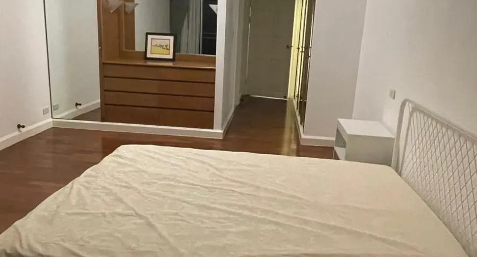 For rent 2 bedrooms condo in Sathon, Bangkok