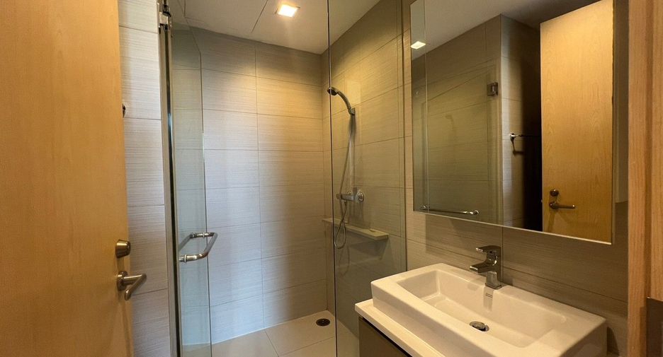 For sale 2 bedrooms apartment in Khlong Toei, Bangkok
