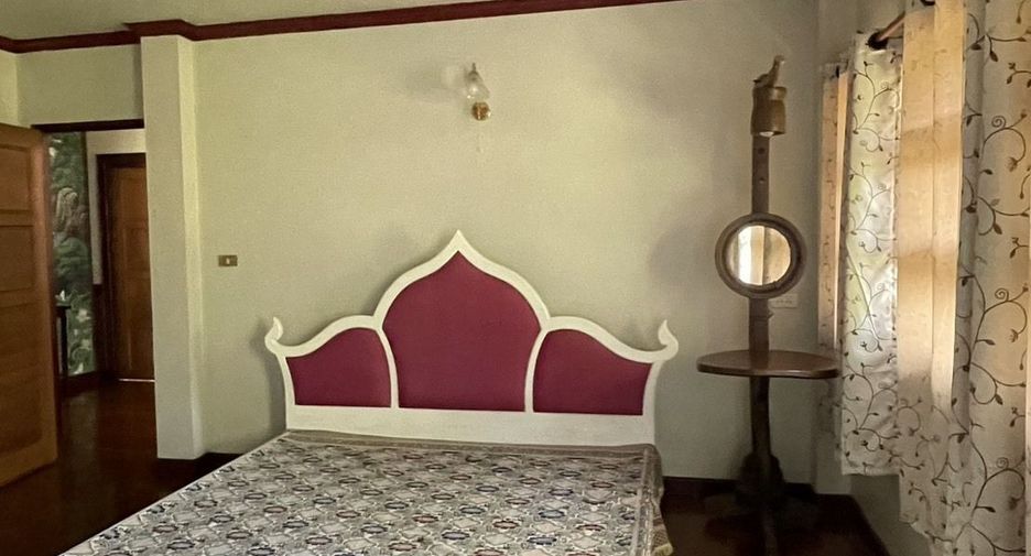 For rent 4 bedrooms house in Mueang Chiang Mai, Chiang Mai