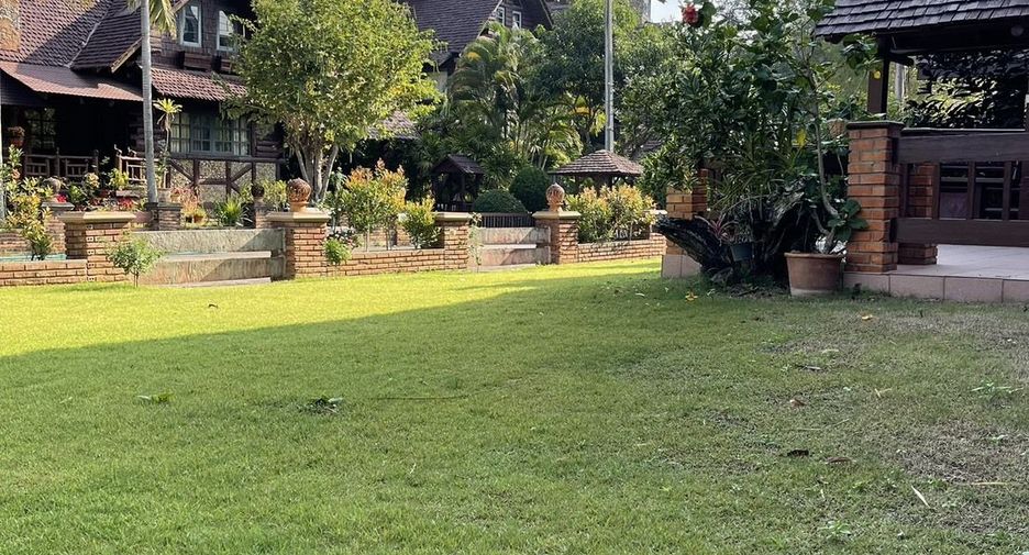 For rent 4 bedrooms house in Mueang Chiang Mai, Chiang Mai
