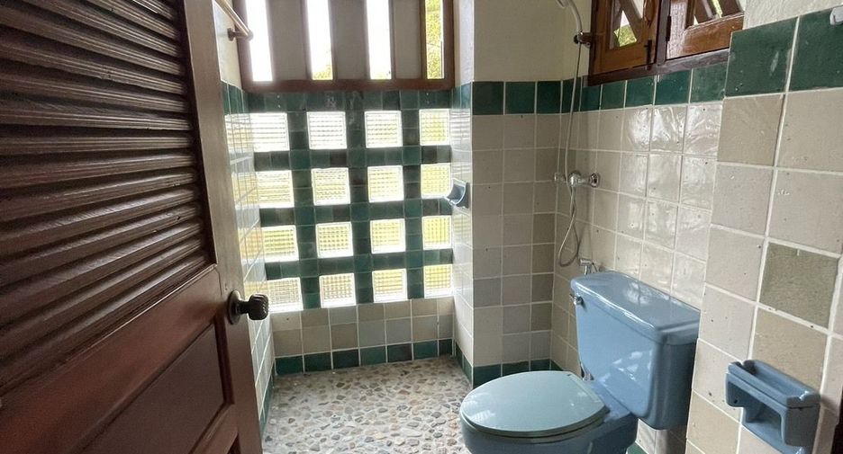 For rent 4 bedrooms house in Mueang Chiang Mai, Chiang Mai