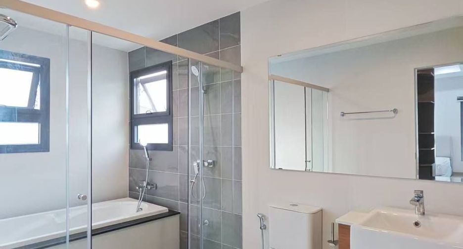 Haus zur Miete mit 4 Zimmer in San Kamphaeng, Chiang Mai