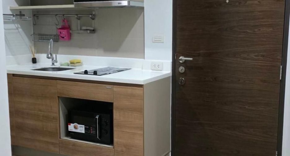 For rent 2 bedrooms condo in Phaya Thai, Bangkok