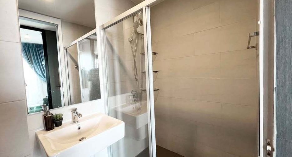 À louer 1 chambre condo à Si Racha, Chonburi