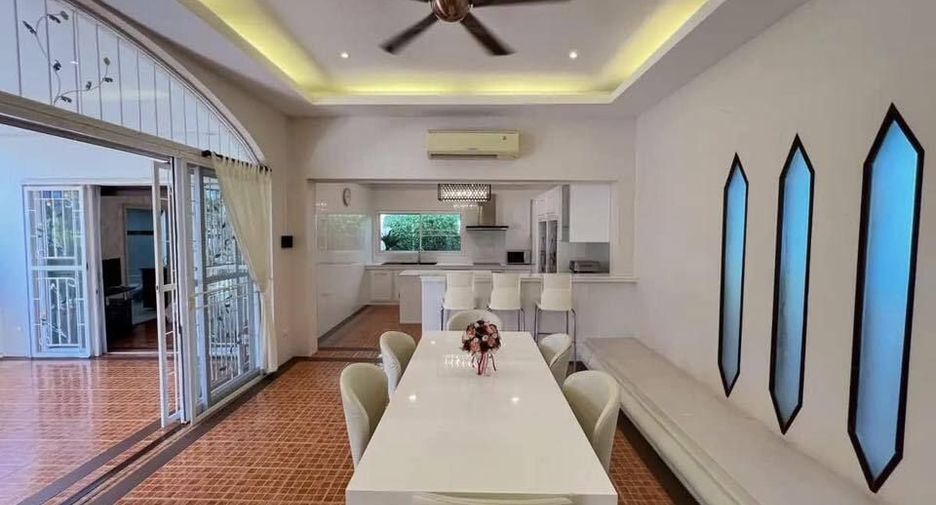 For rent 4 bedrooms house in Bang Lamung, Chonburi