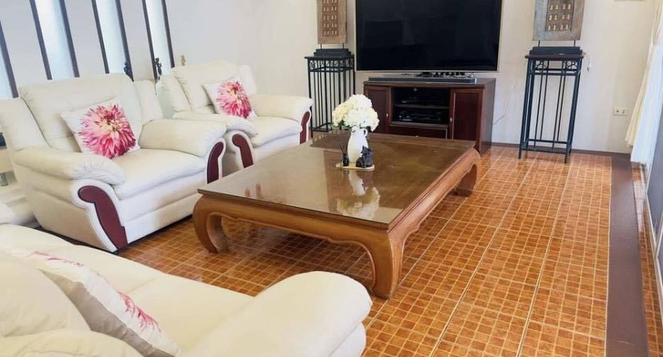 For rent 4 bedrooms house in Bang Lamung, Chonburi