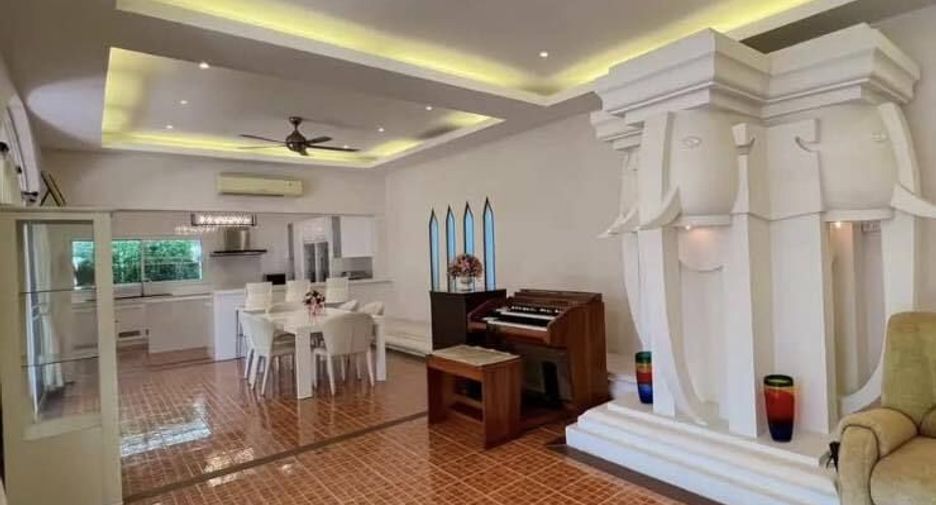 For rent 4 bedrooms house in Bang Lamung, Chonburi