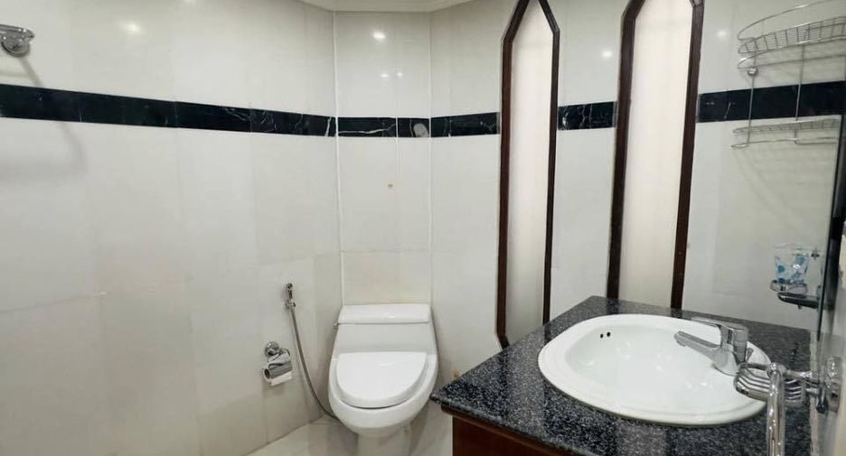 For rent 4 bedrooms house in Bang Lamung, Chonburi