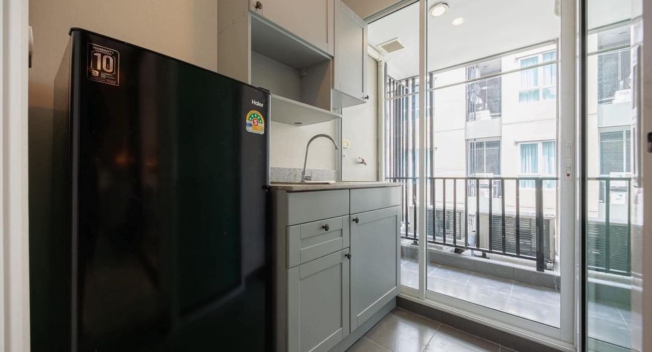 For sale studio condo in Phra Khanong, Bangkok
