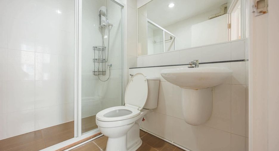 For sale studio condo in Phra Khanong, Bangkok