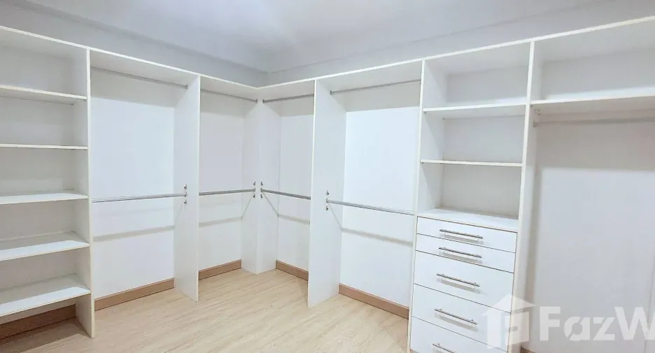 For rent 1 bed apartment in Phra Khanong, Bangkok