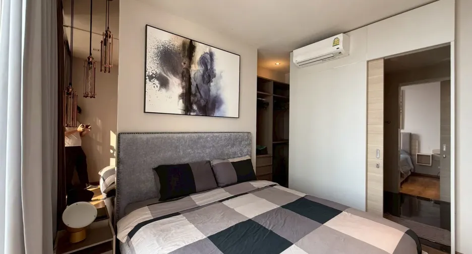 For rent 2 bedrooms condo in Khlong Toei, Bangkok
