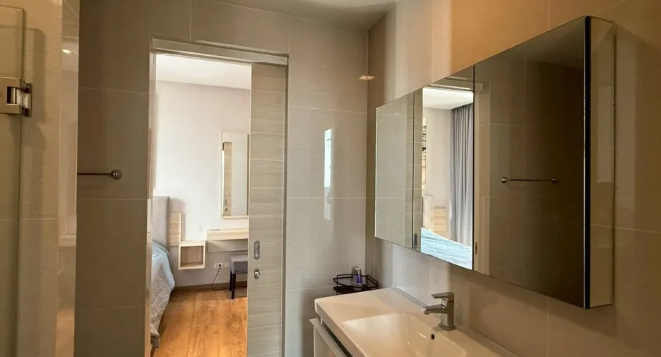 For rent 2 bedrooms condo in Khlong Toei, Bangkok