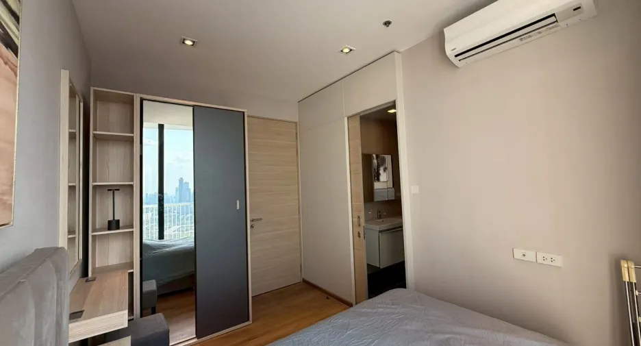 For rent 2 bedrooms condo in Khlong Toei, Bangkok
