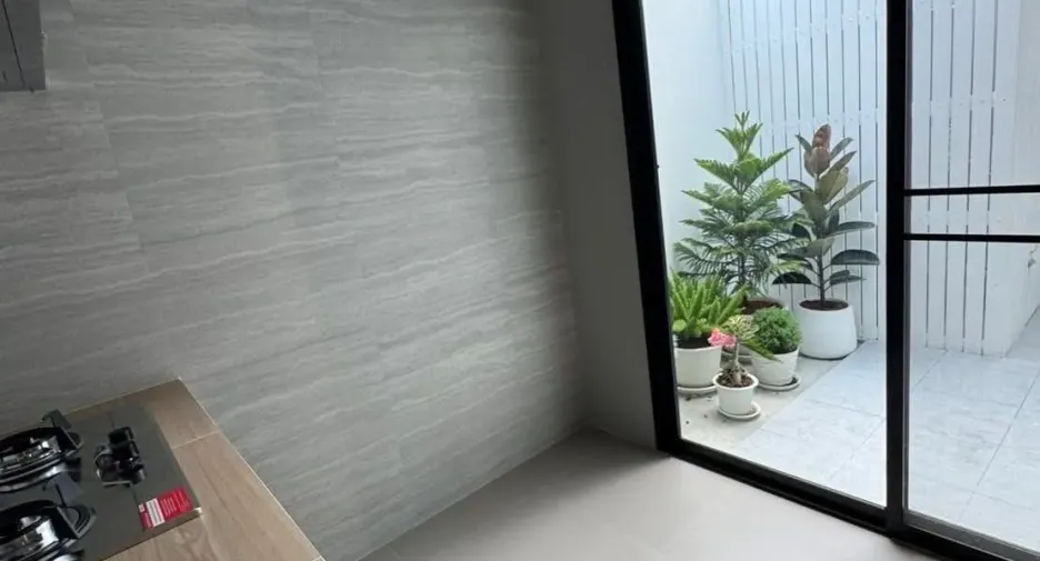 For rent 3 bedrooms townhouse in Bang Phli, Samut Prakan