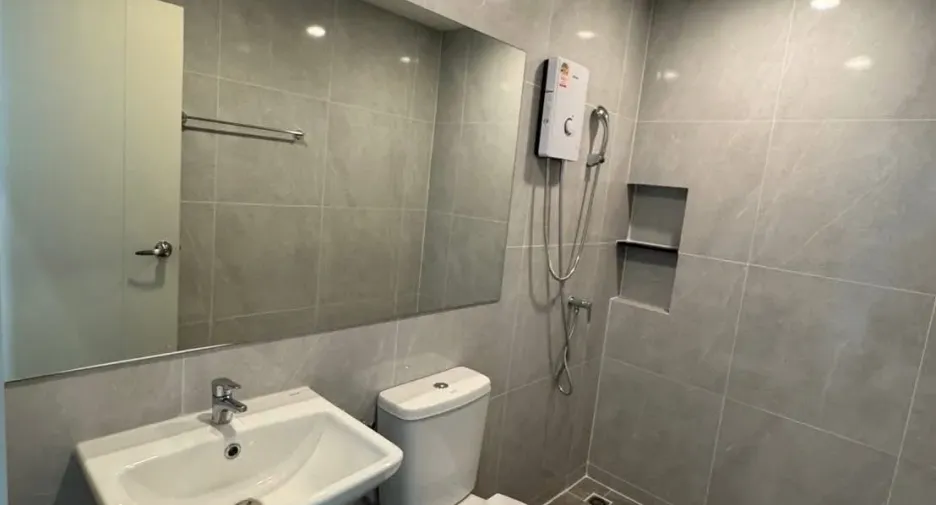 For rent 3 bedrooms townhouse in Bang Phli, Samut Prakan