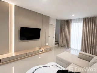 For rent 3 bedrooms townhouse in Bang Phli, Samut Prakan