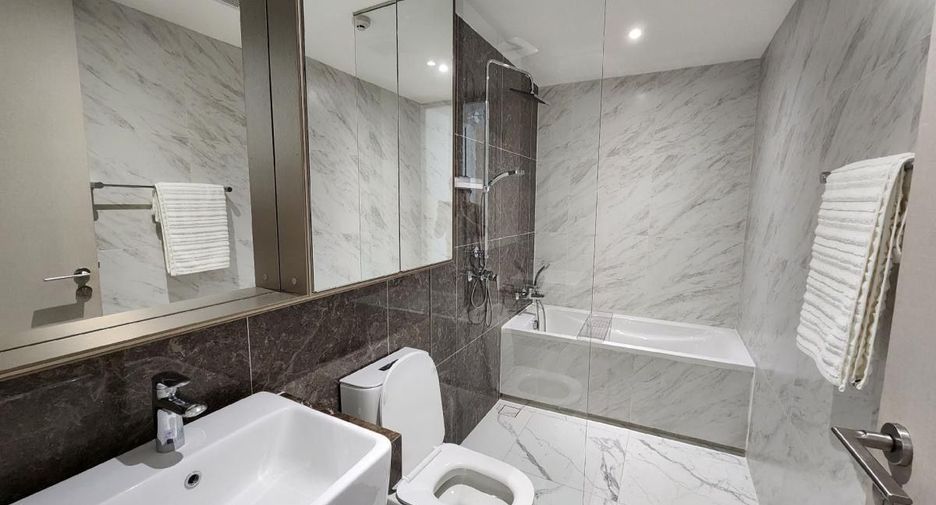 For sale 1 bed condo in Khlong Toei, Bangkok