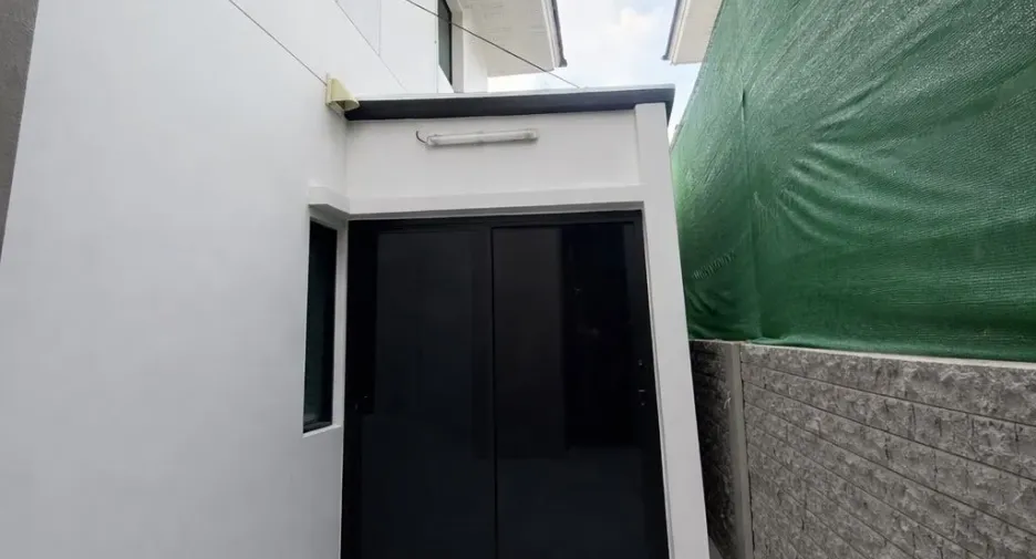 For sale 4 bedrooms house in Phasi Charoen, Bangkok