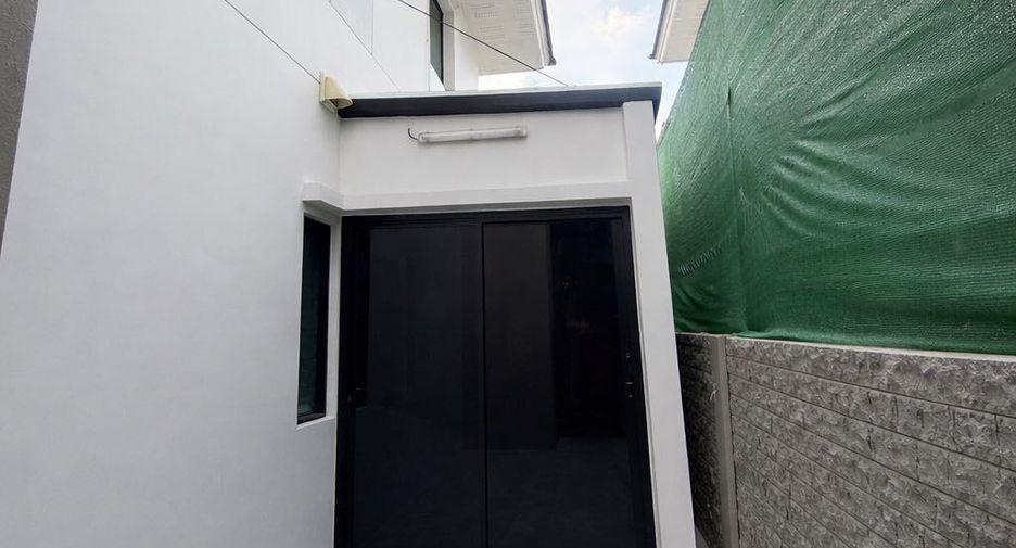 For sale 4 bedrooms house in Phasi Charoen, Bangkok