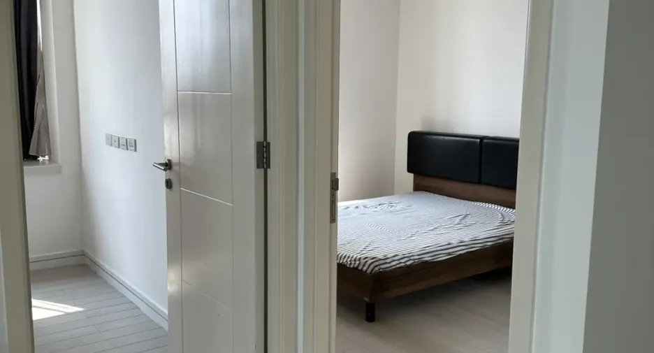 Condo en alquiler de 2 habitaciones en Huai Khwang, Bangkok