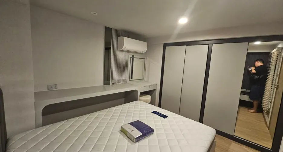 For rent 2 bedrooms condo in Bang Rak, Bangkok