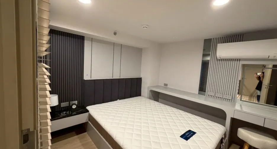 For rent 2 bedrooms condo in Bang Rak, Bangkok