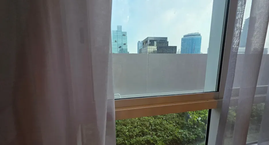 For rent 2 bedrooms condo in Bang Rak, Bangkok