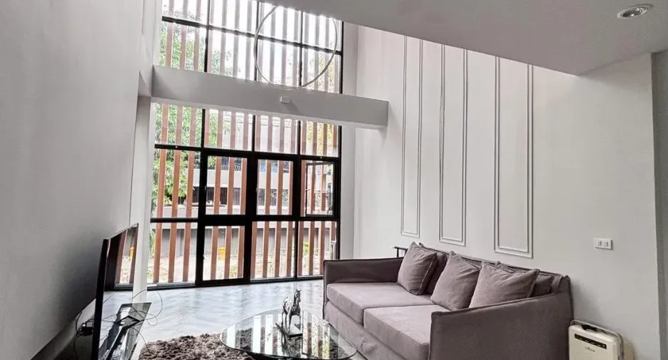 Casa adosada en alquiler de 3 habitaciones en Watthana, Bangkok