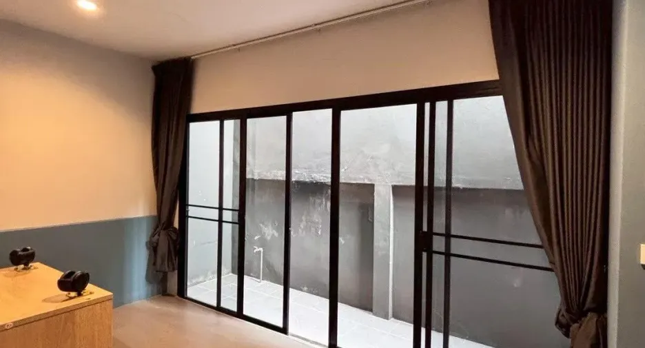 Casa adosada en alquiler de 3 habitaciones en Watthana, Bangkok