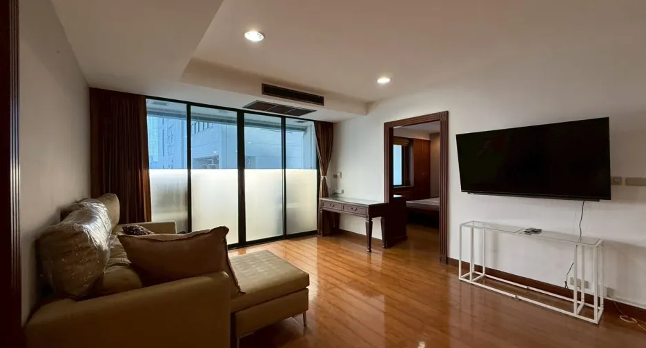 For rent 2 bedrooms condo in Khlong Toei, Bangkok