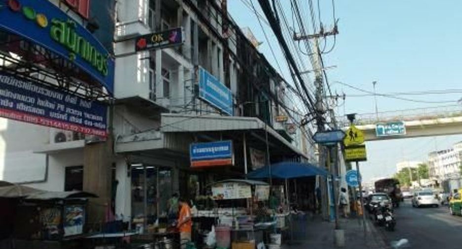 À louer 2 chambres maison à Bang Kapi, Bangkok