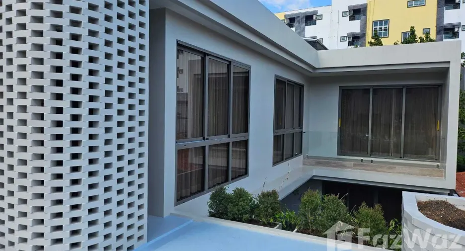 À louer 3 chambres villa à Mueang Phuket, Phuket