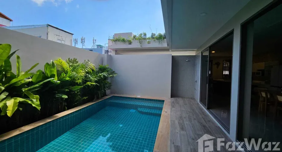 À louer 3 chambres villa à Mueang Phuket, Phuket