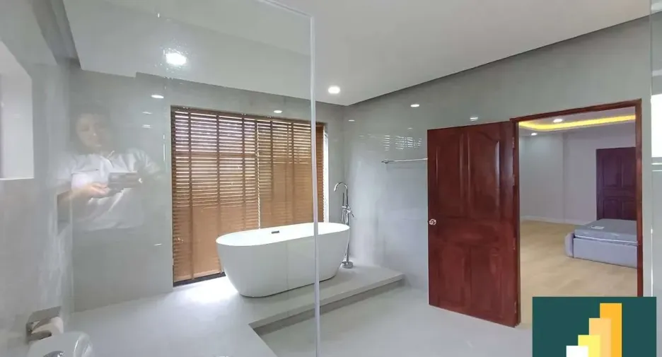 For rent and for sale 7 bedrooms house in Bang Lamung, Chonburi