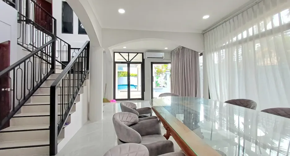 For rent and for sale 7 bedrooms house in Bang Lamung, Chonburi