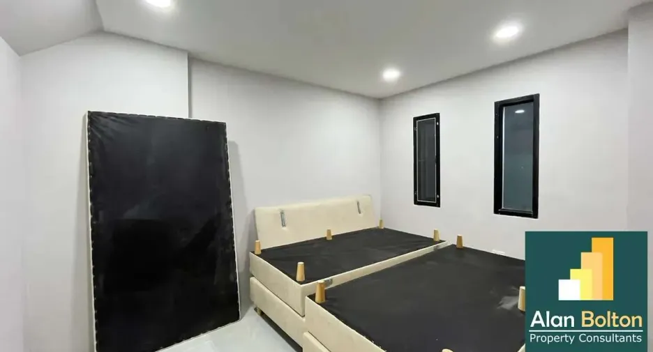 For rent and for sale 7 bedrooms house in Bang Lamung, Chonburi