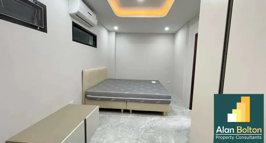 For rent and for sale 7 bedrooms house in Bang Lamung, Chonburi