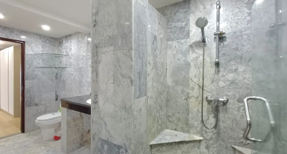 For rent and for sale 7 bedrooms house in Bang Lamung, Chonburi
