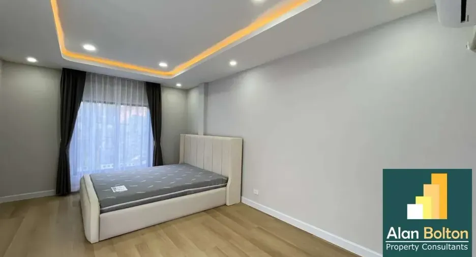 For rent and for sale 7 bedrooms house in Bang Lamung, Chonburi