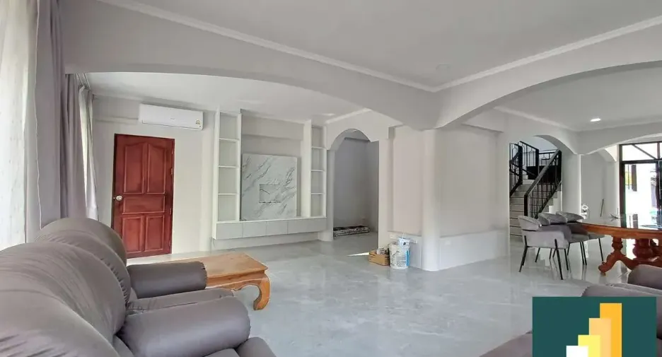For rent and for sale 7 bedrooms house in Bang Lamung, Chonburi