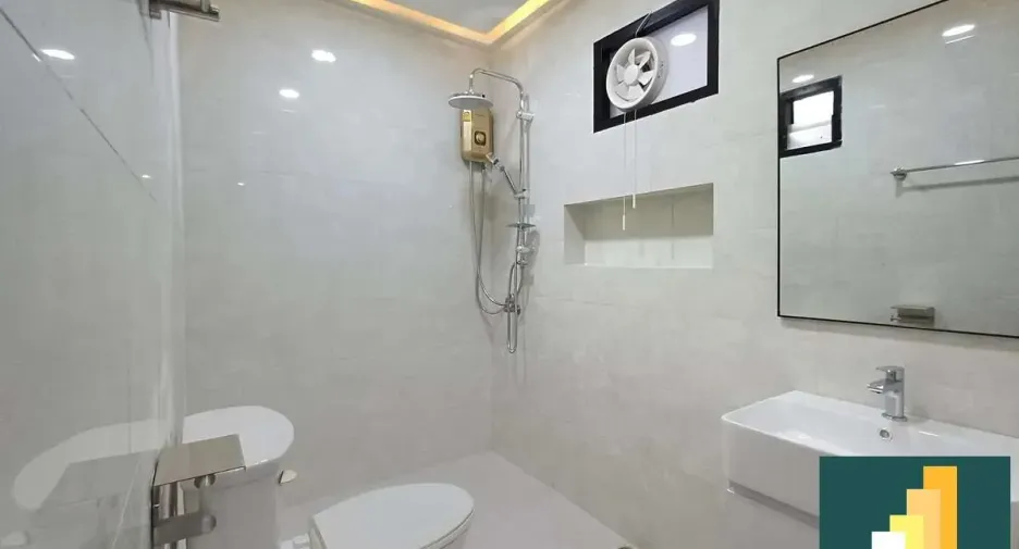 For rent and for sale 7 bedrooms house in Bang Lamung, Chonburi