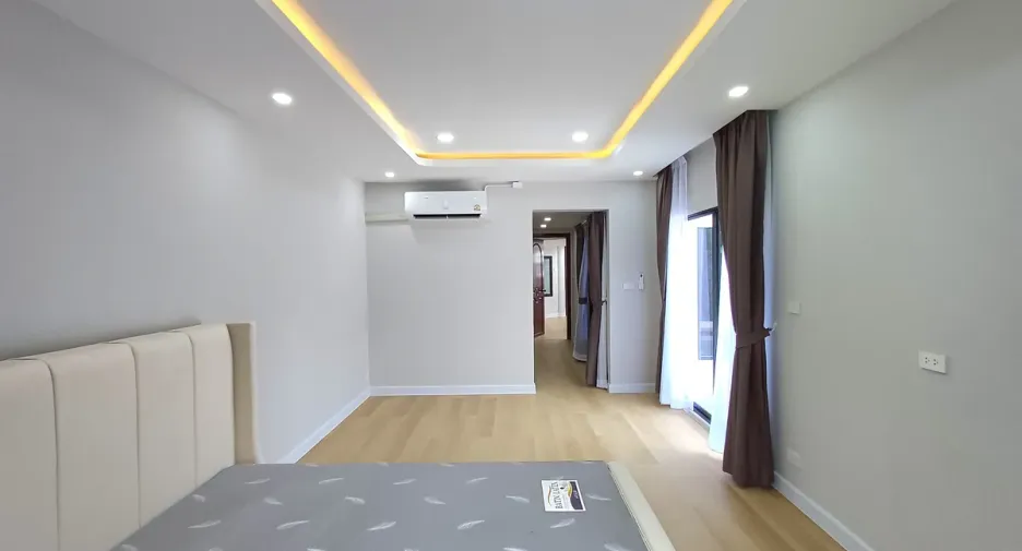 For rent and for sale 7 bedrooms house in Bang Lamung, Chonburi