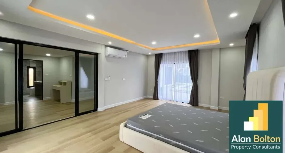 For rent and for sale 7 bedrooms house in Bang Lamung, Chonburi