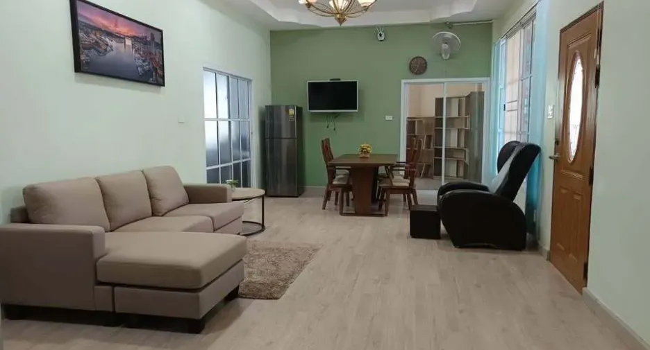 For rent 3 bedrooms house in East Pattaya, Pattaya