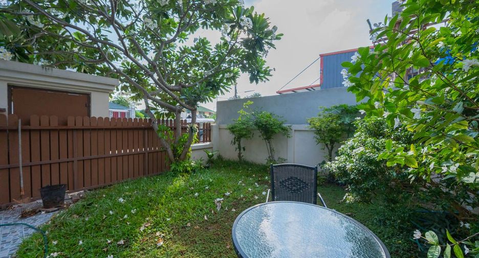 For sale 2 bedrooms house in East Pattaya, Pattaya