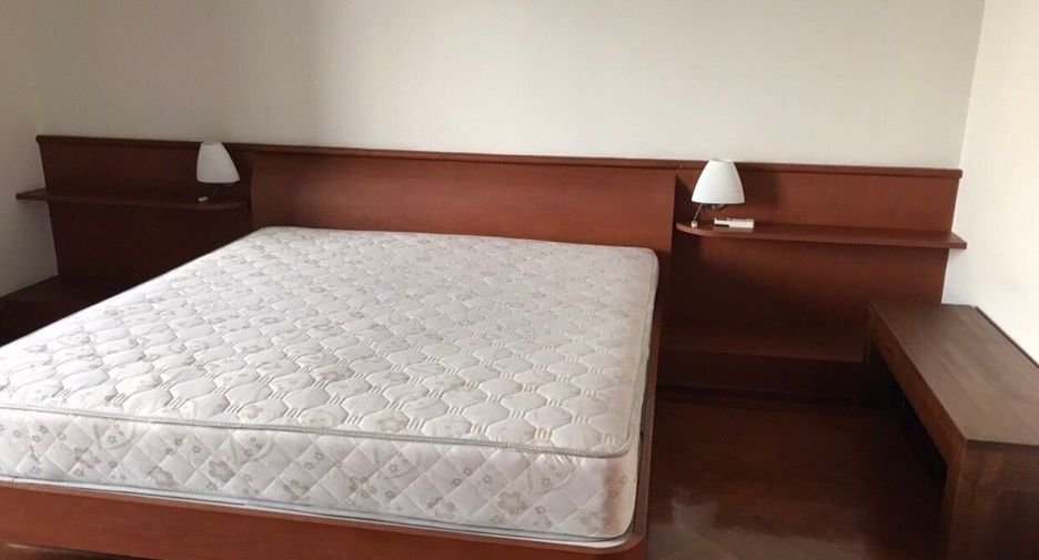 For rent 1 bed condo in Watthana, Bangkok