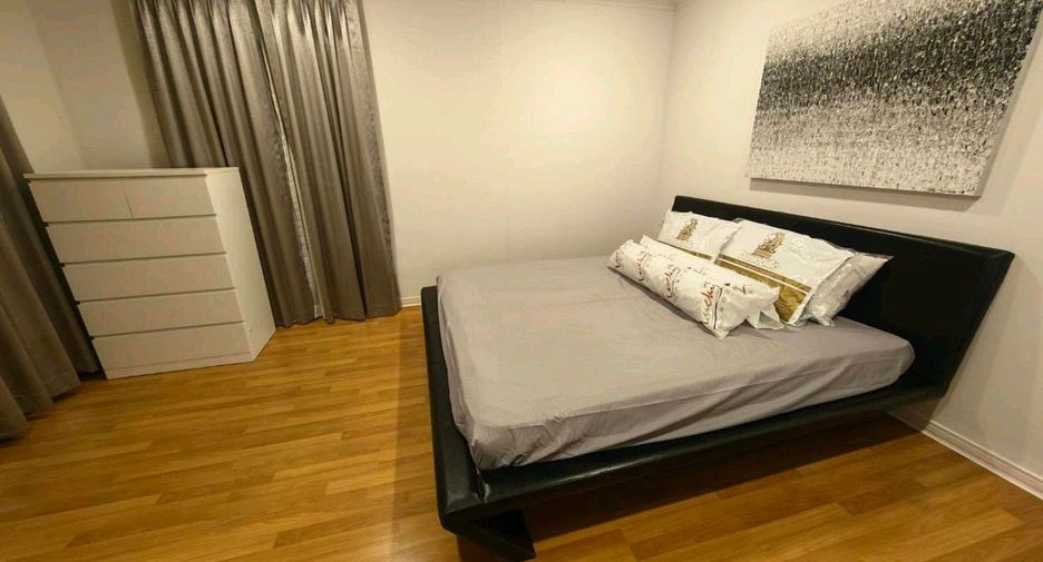 For sale 2 bedrooms condo in Phaya Thai, Bangkok