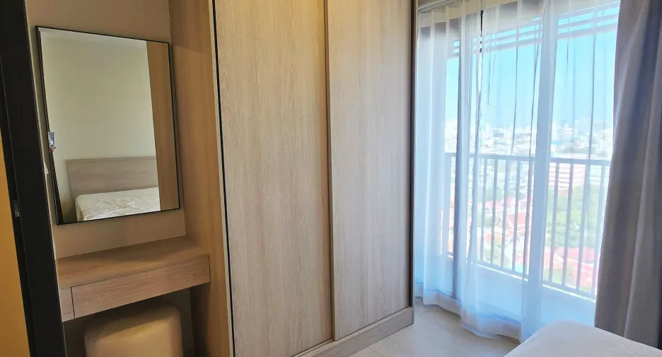 Condo en alquiler de 1 habitaciones en Khlong San, Bangkok